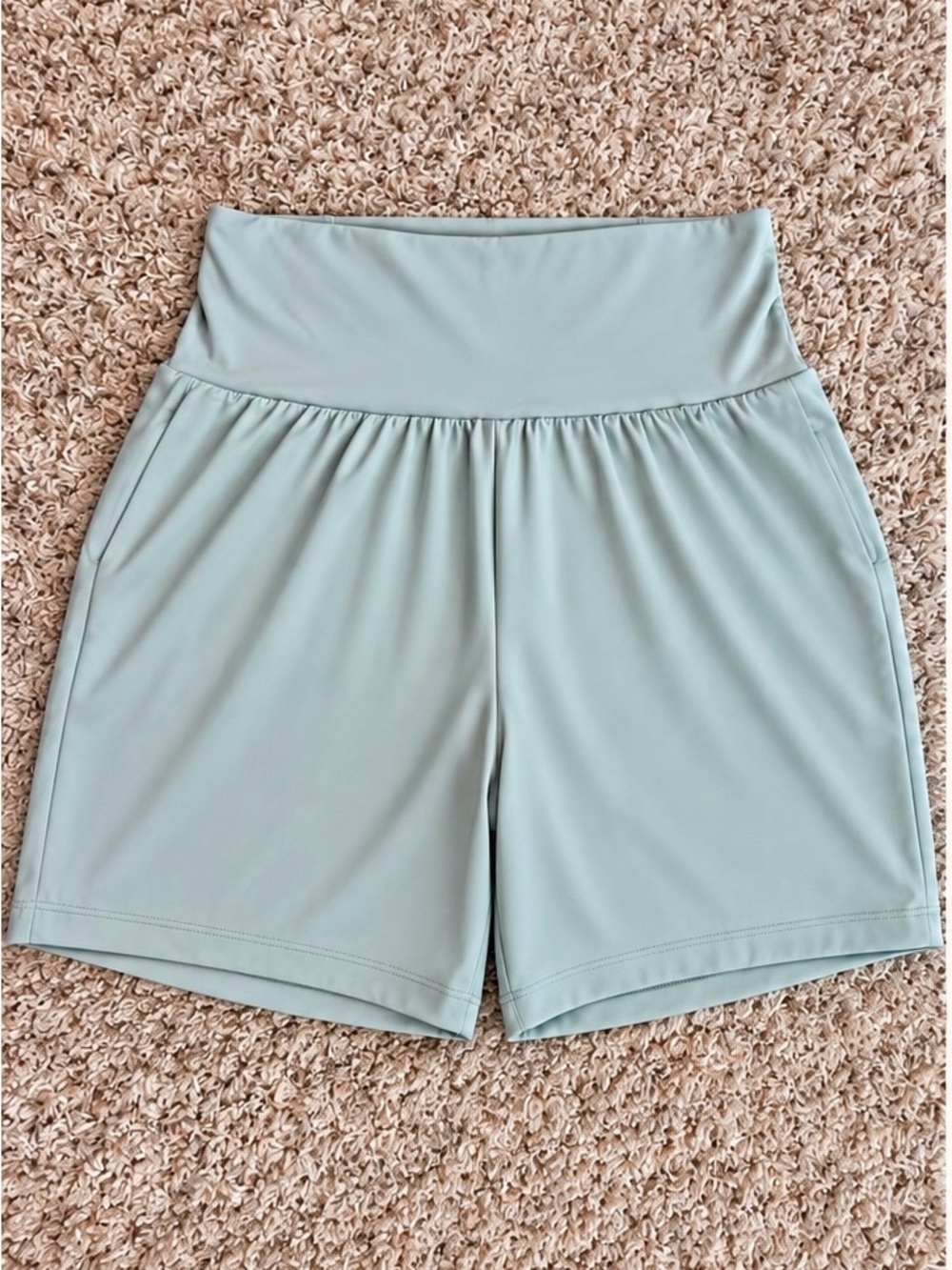 Halara SoftlyZero Airy 2-in-1 Yoga Shorts M Long Sage Green 5” NWOT